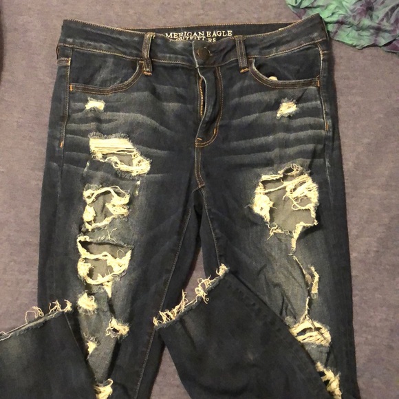 Super comfy American eagle dark washed jeans - Picture 1 of 3
